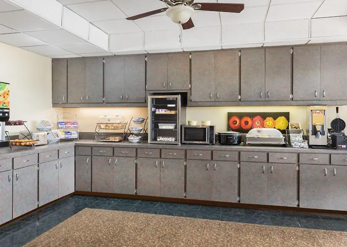 Baymont By Wyndham Fayetteville
