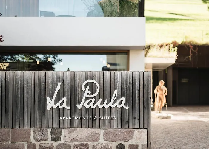 La Paula Apartments & Suites