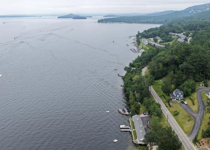 Belknap Point Inn