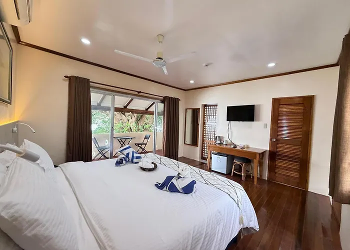 El Galleon Beach Resort