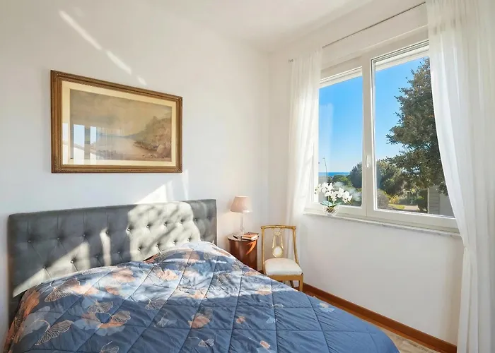 Villa Bianca A Few Steps By The Sea With Exclusive Garden & Jacuzzi