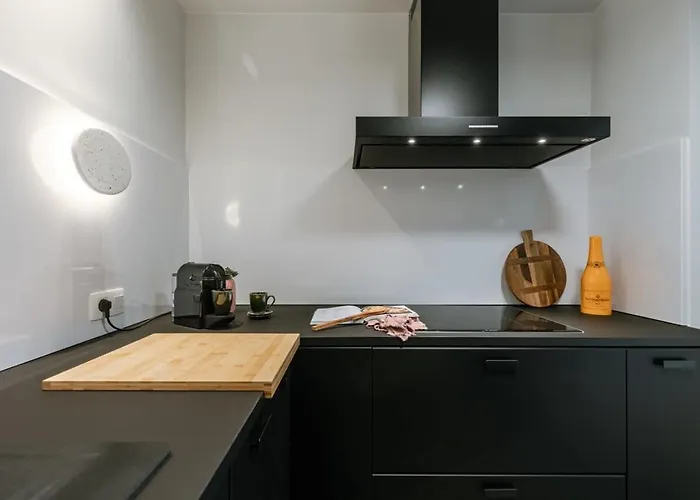 Casiola - Boulevard Apartment Near The Beach