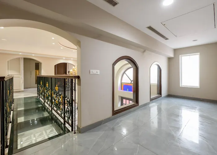 Hotel Sapphire House - 3 Mins Walk From Metro And 5 Mins From New Delhi Railway Station