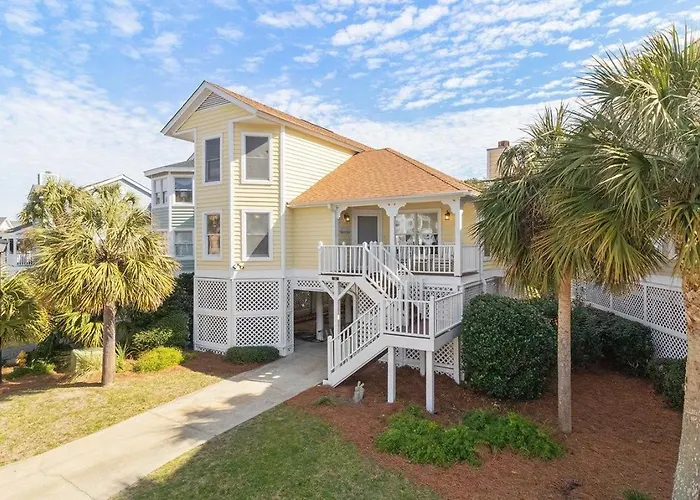 54 Pelican Bay By Avantstay