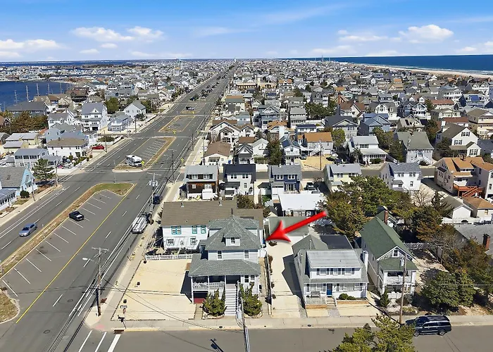 3 Bedroom 2 Bath Beach House Condo- 10 Houses From The Beach Walk To The Beach, Where Every Fisherman'S Paradise Begins