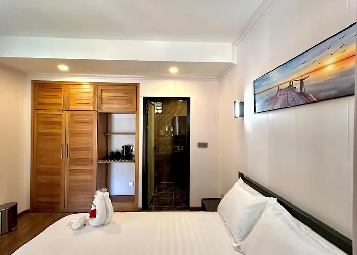Holiday Beach Hotel