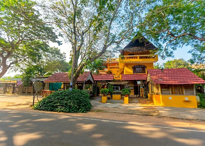 Green'S Heritage Resort Auroville With Swimming Pool