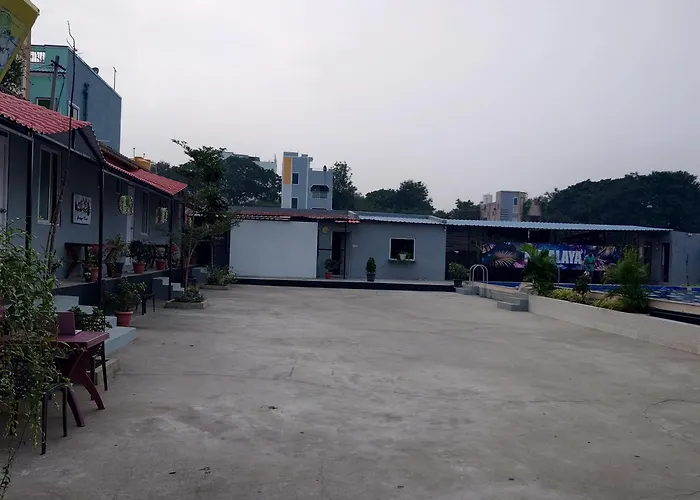 Himalaya Pool & Resort Hotel