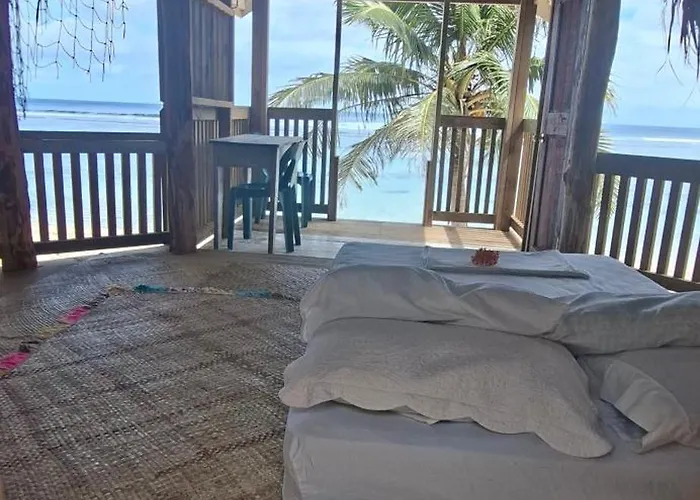 Manusina Beach Fale