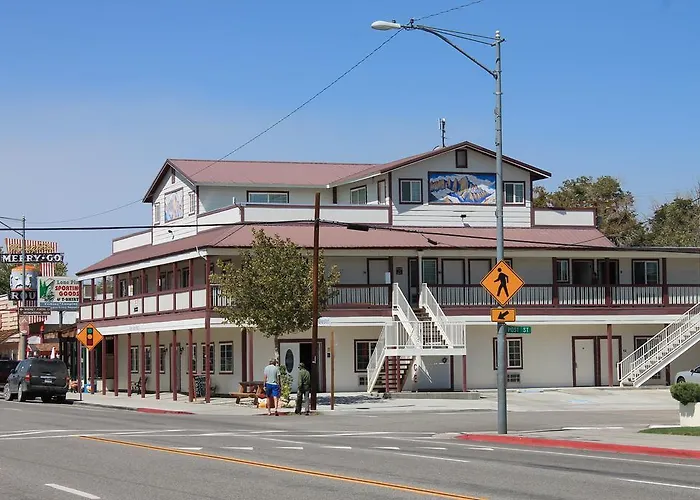 Whitney Portal Hotel And Hostel
