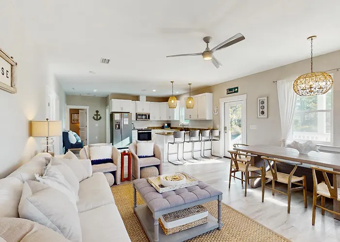 Beach Retreat With Open Layout Ac Private Pool Fire Pit & Grill