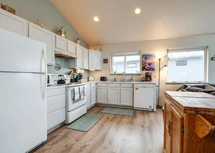 Walk To Beach! Pet-Friendly Westport Home W/ Views