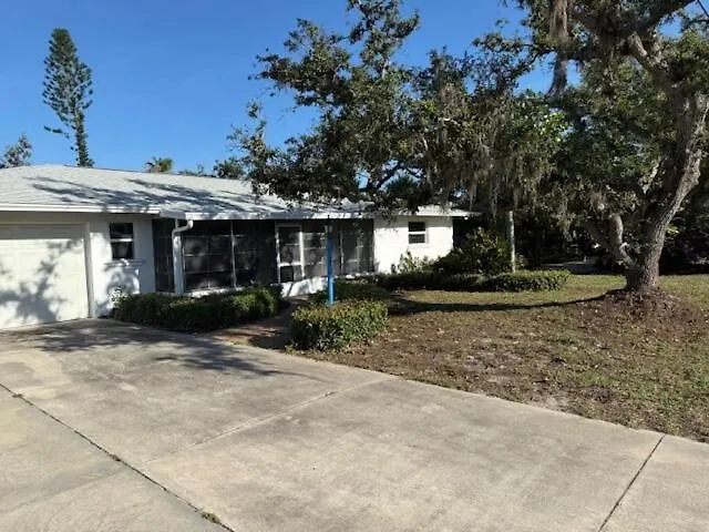 Cool Ranch Home With Heated Pool Near Beach