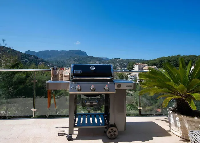 Idyllic 6 Bed Villa Stunning Sea View Salt Pool
