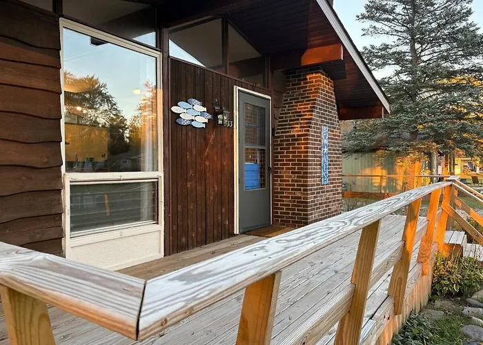 Modern Cozy Lake Escape With Beach Access And Fire Pit