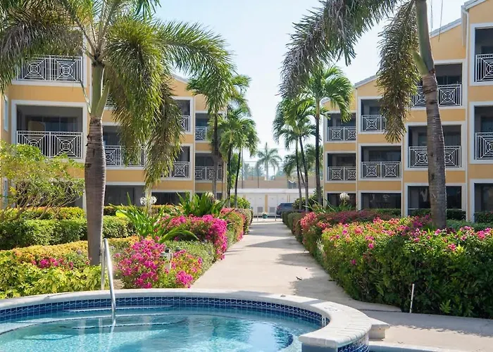 Regal Beach Club #214 - 2Br Ocean View 7 Mile Beach