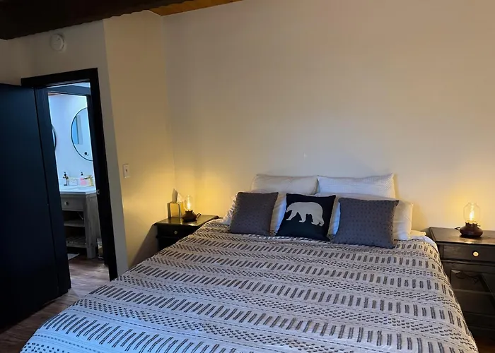 The Hideaway Big Bear | A Historic Log Cabin