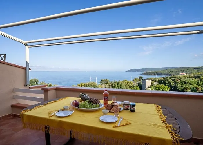 Appartamento in Residence con Piscina e Baia Privata