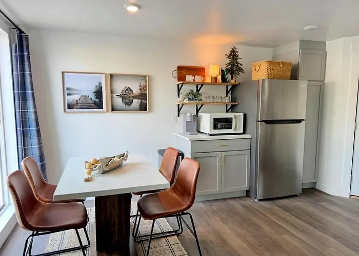 Simply Saugy - A Relaxing Saugatuck Getaway!