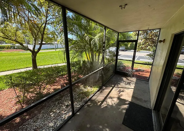 Cozy And Costal 10 Min To Beach Pool, Sauna, Pool Table