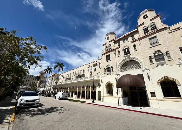 The Green Room - Parking Spot, Poolview At 1920S Landmark Residence On Palm Beach Island