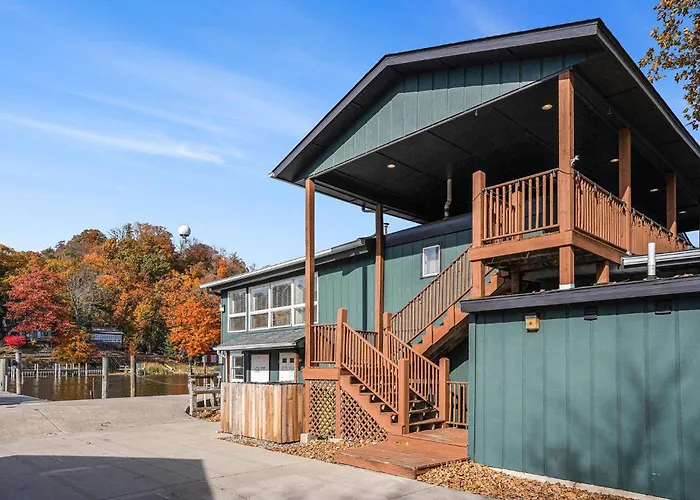 Riverside Suites