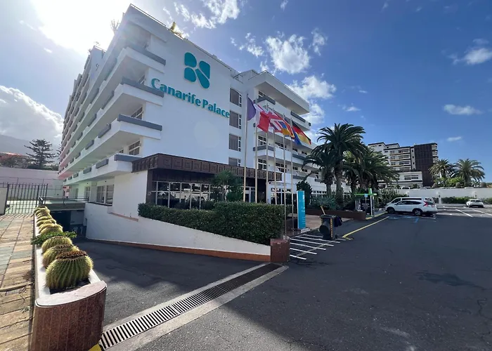Complejo Blue Sea Puerto Resort compuesto por Hotel Canarife y Bonanza Palace
