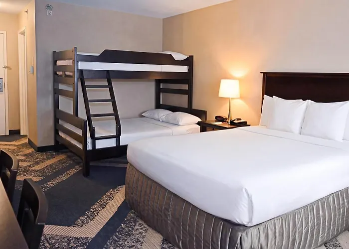 Skyline Hotel & Waterpark