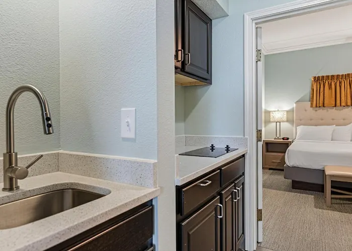 Cherry Tree Inn & Suites
