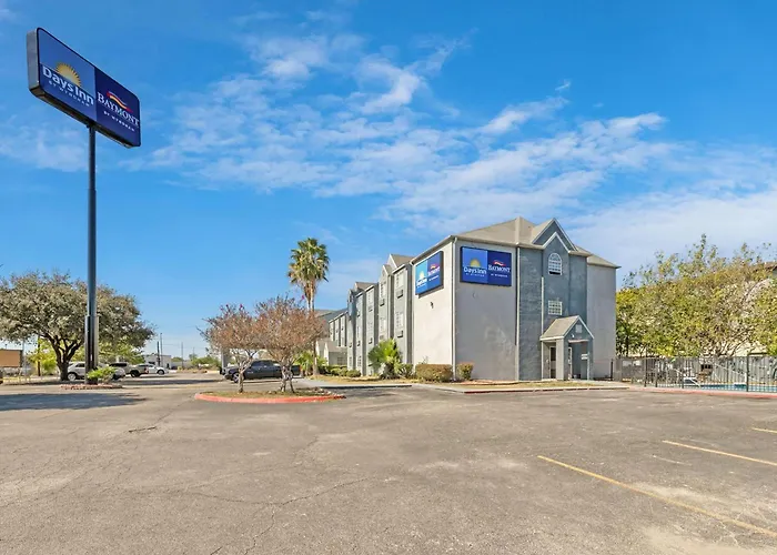Day Inn By Wyndham San Antonio Downtown