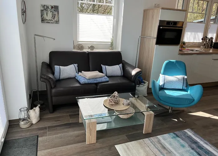 Inselparadies - Neubauwohnung mit großer Terrasse, Strandkorb und Garten.