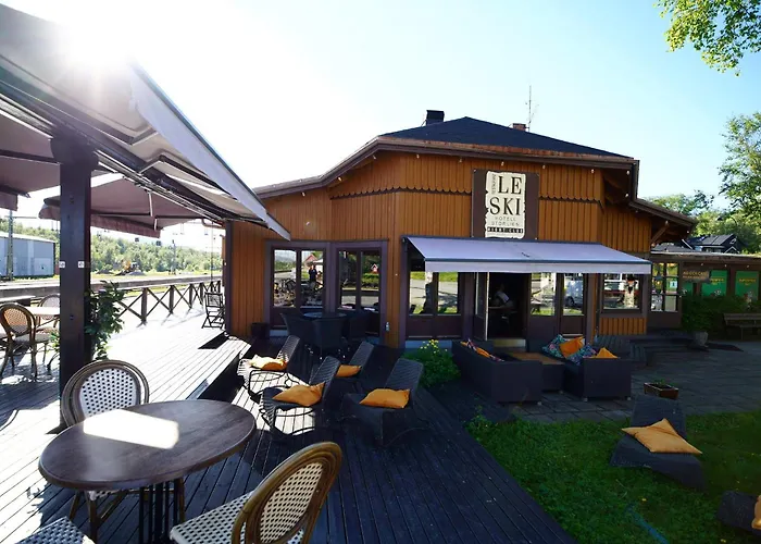 Le Ski Lodge & Steakhouse