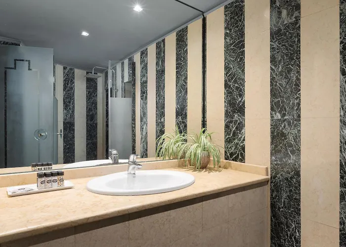 Civitas Suites Hotel