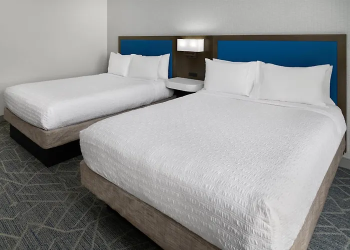 Hampton Inn & Suites Syracuse North Airport Area