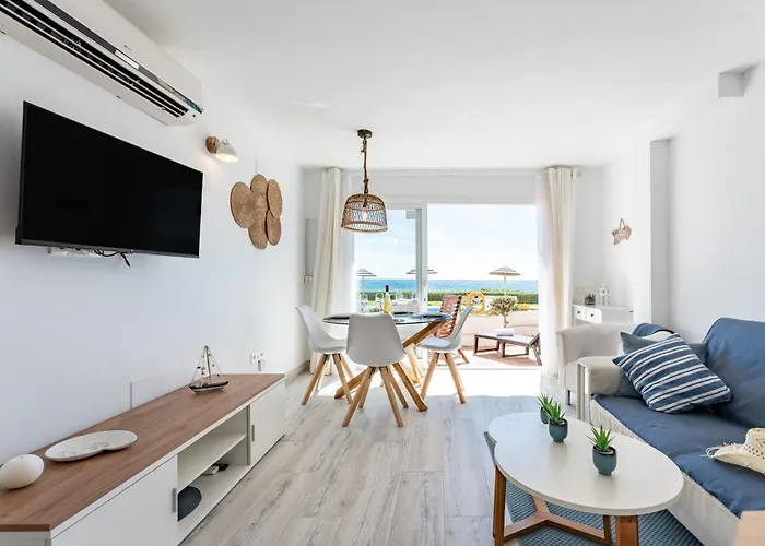 Seafront Beach house Rocas del Mar