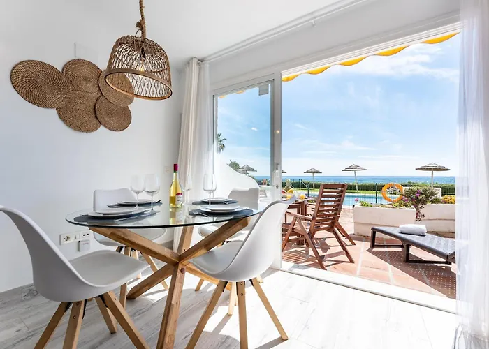 Seafront Beach house Rocas del Mar