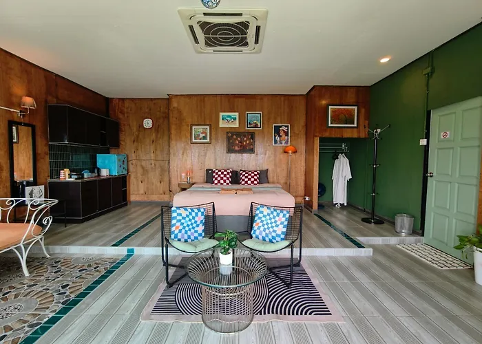 Baan Sahai Tone บ้านสหายโทน