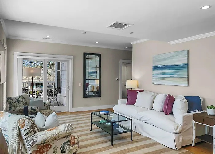 Dolce Vita: Luxury Condo With Rooftop Terrace