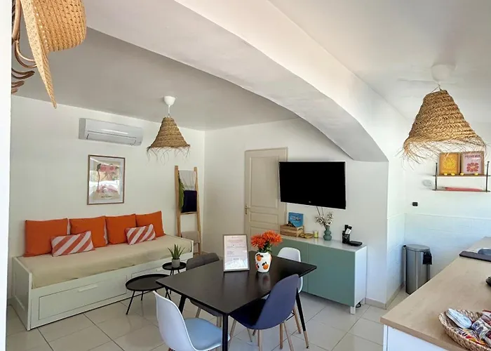 Joli Appartement proche du port de carry le rouet