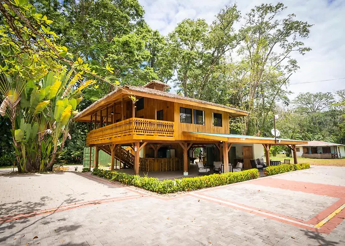 Bungalows Beachfront Hotel