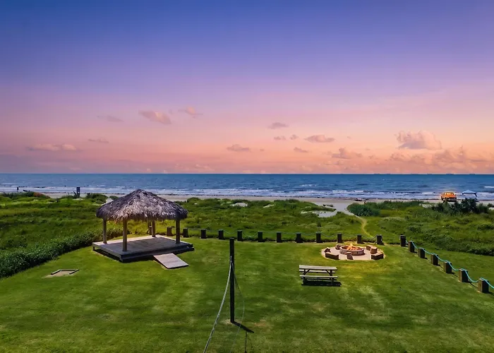 Fire And Ike - A Stunning 4 Bedroom, 3 Bathroom, Beachfront Retreat! Massive Lot Packed W Amenities