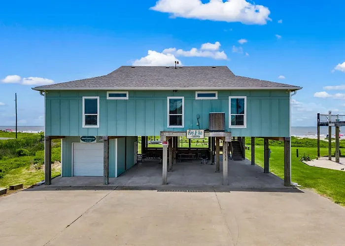 Fire And Ike - A Stunning 4 Bedroom, 3 Bathroom, Beachfront Retreat! Massive Lot Packed W Amenities