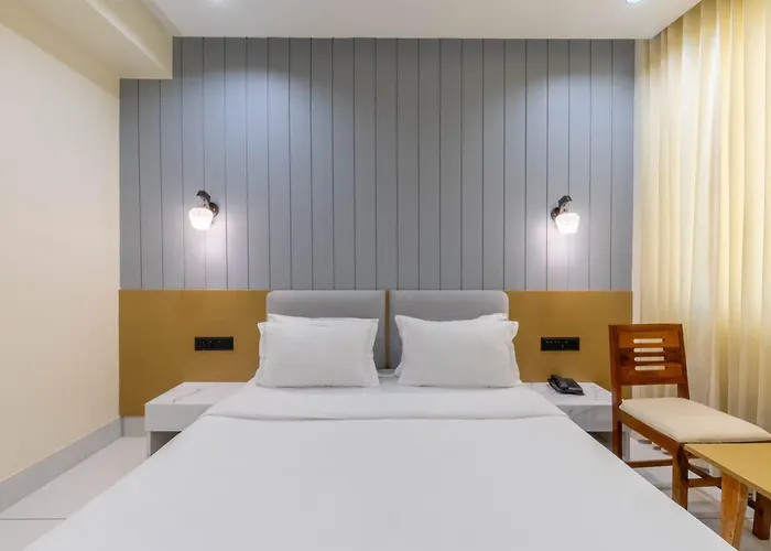 Hotel Monville Akota