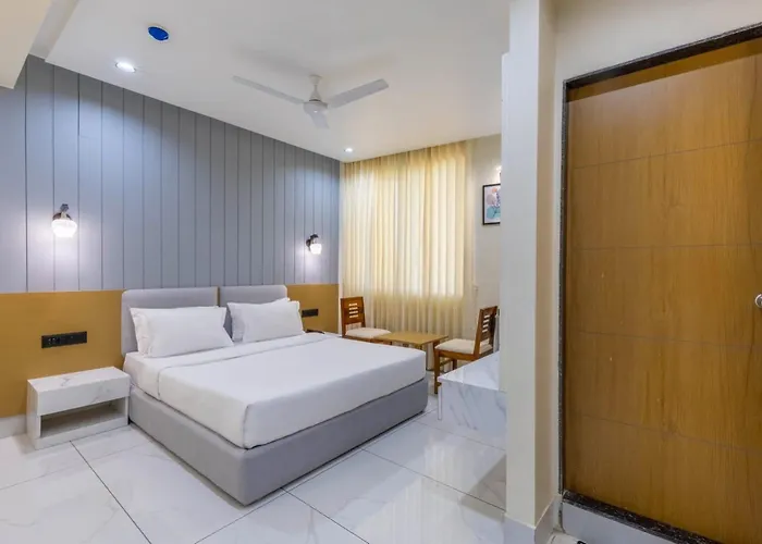 Hotel Monville Akota