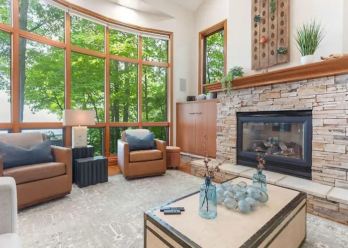 Hummingbird Beach House-Family Friendly