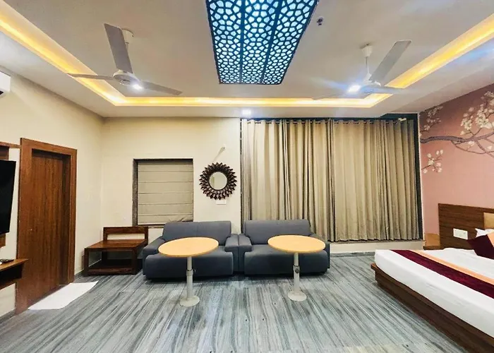Amarvilas Hotel & Resort
