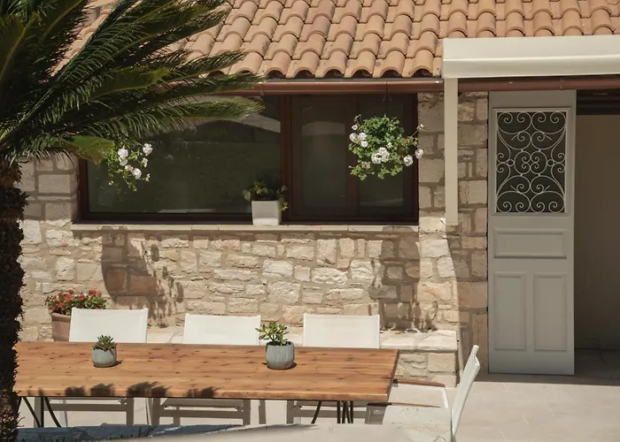 Erietta Aparthotel