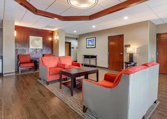 Comfort Suites Escanaba West