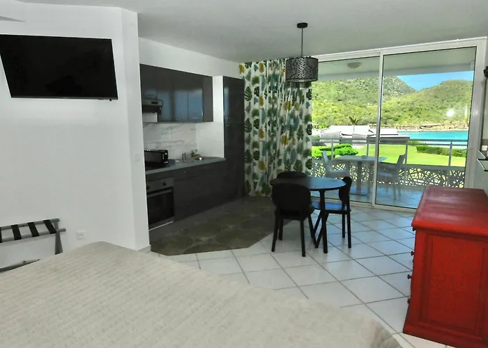 Le Domaine Anse Marcel Beach Resort