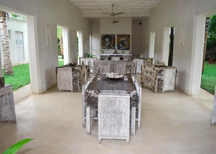 The Villa Luxury Suites Hotel